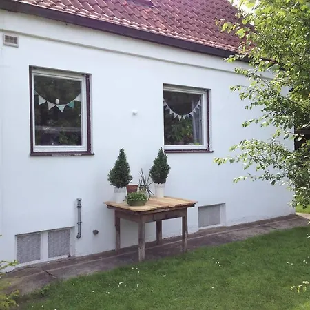 Lejlighed Gemuetliches Haus Mit Holzofen & Garten