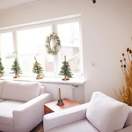 Gemuetliches Haus Mit Holzofen & Garten 別荘