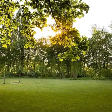 Gemuetliches Haus Mit Holzofen & Garten ランツフート