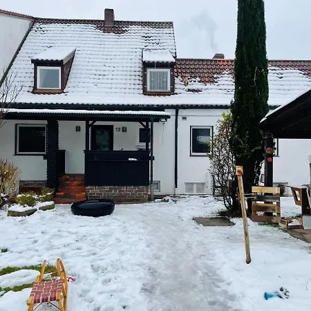 Gemuetliches Haus Mit Holzofen & Garten * ランツフート