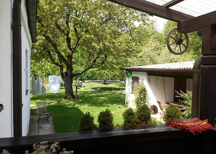 Gemuetliches Haus Mit Holzofen & Garten