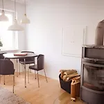 Gemuetliches Haus Mit Holzofen & Garten Casa de Férias *