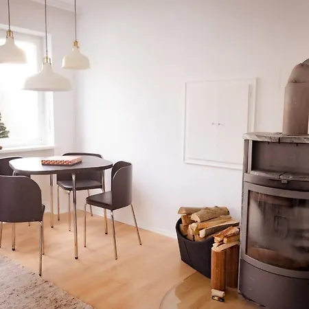 아파트 Gemuetliches Haus Mit Holzofen & Garten 란츠후트