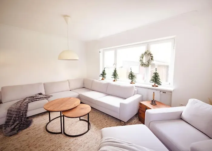 Gemuetliches Haus Mit Holzofen & Garten